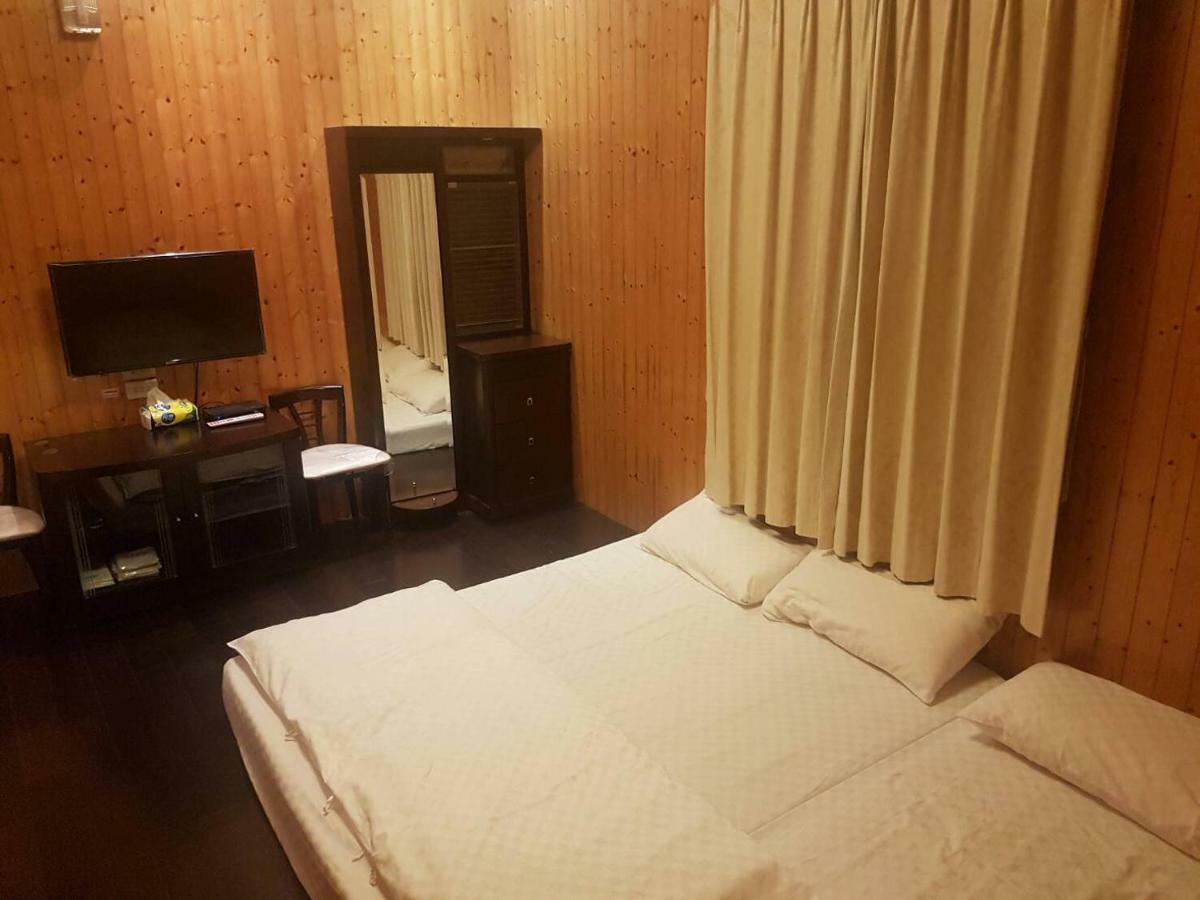 Ming Yang B&B Фэньчиху Экстерьер фото